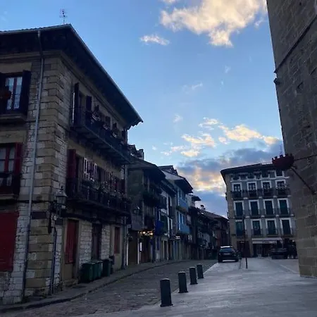 Сasa de vacaciones Unique 4-floor With Sea, Mountain & Castle Views Hondarribia