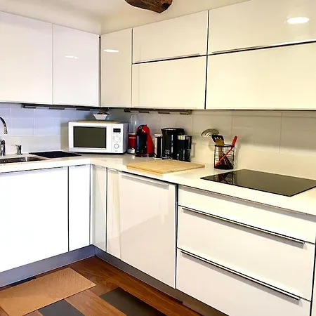 Unique 4-floor With Sea, Mountain & Castle Views Holiday home *