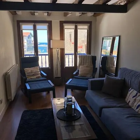 Ferienhaus Unique 4-floor With Sea, Mountain & Castle Views