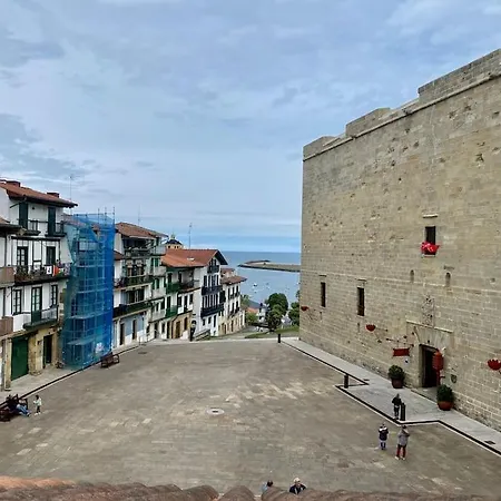 Unique 4-floor With Sea, Mountain & Castle Views Ferienhaus *