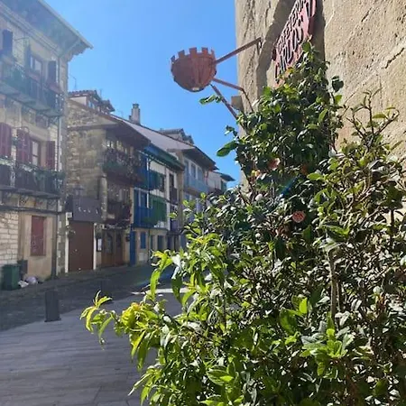 Unique 4-floor With Sea, Mountain & Castle Views Ferienhaus Hondarribia