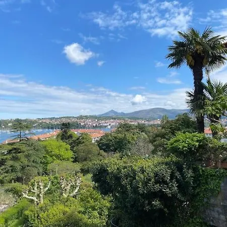別荘 Unique 4-floor With Sea, Mountain & Castle Views